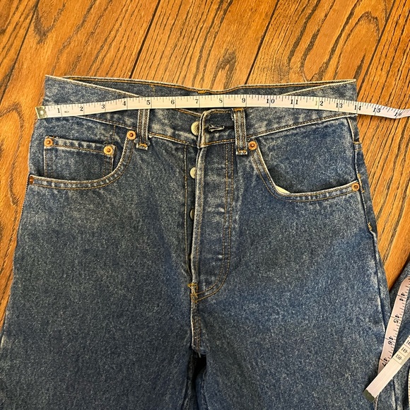 LEVIS 501 💙 - Picture 4 of 9